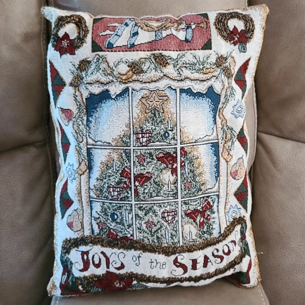 Christmas Throw Pillow Tree Scene Joy Season Burgundy Gold Lamé 12 x 16 Vintage - Picture 1 of 9